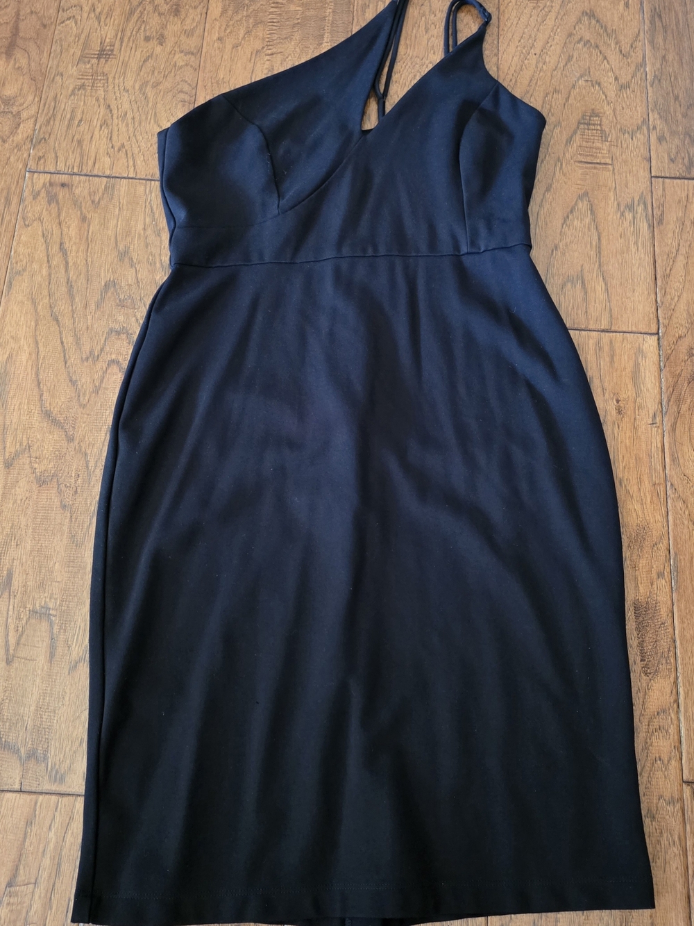 Chic Black One-Shoulder Cocktail Dress